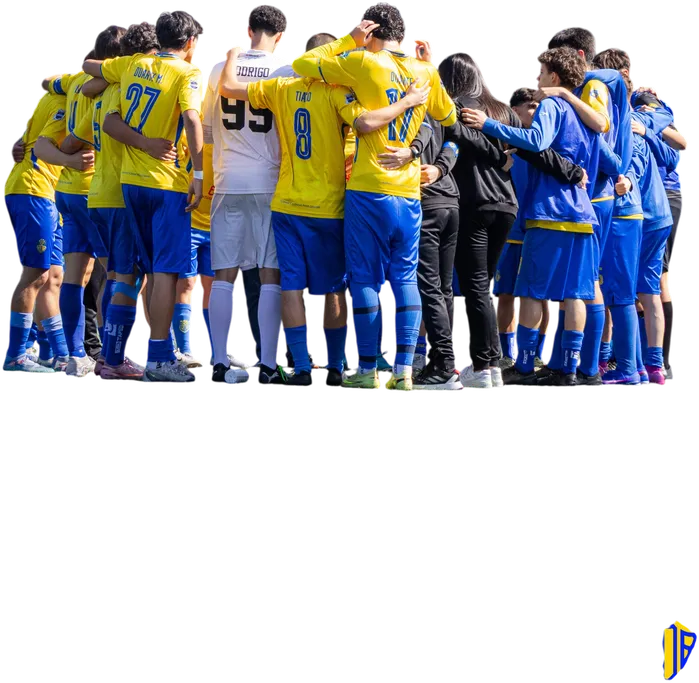 Equipa de futebol da ADB em círculo